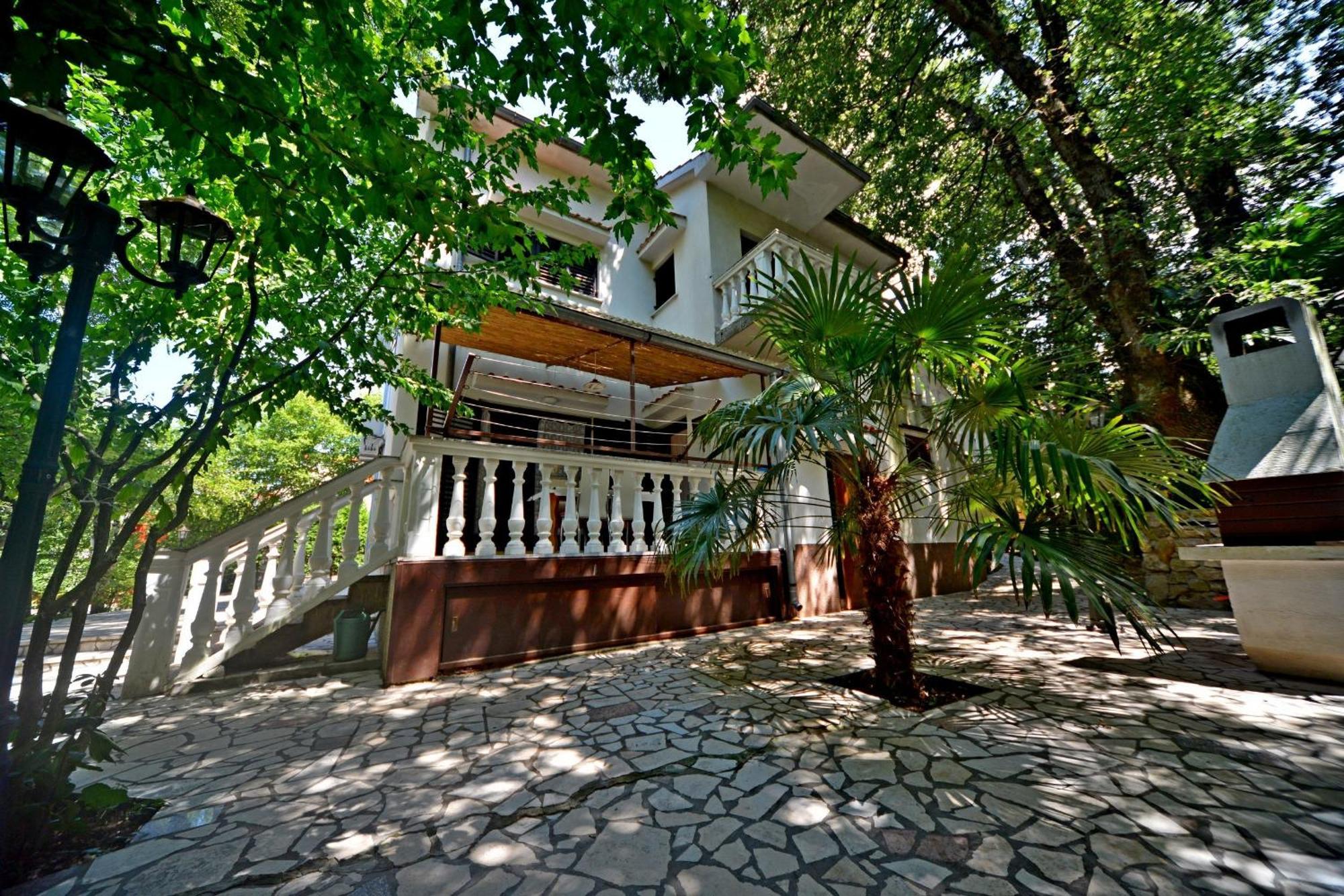 Apartments Karmelic Malinska Exterior foto