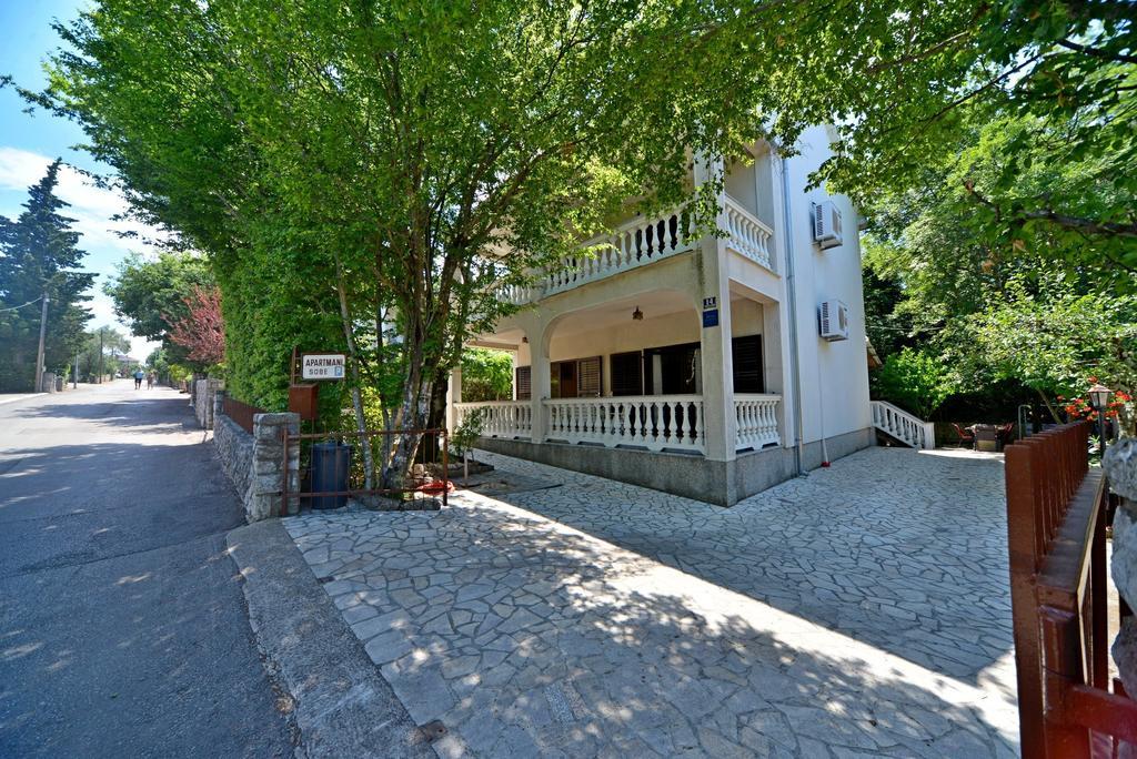 Apartments Karmelic Malinska Quarto foto