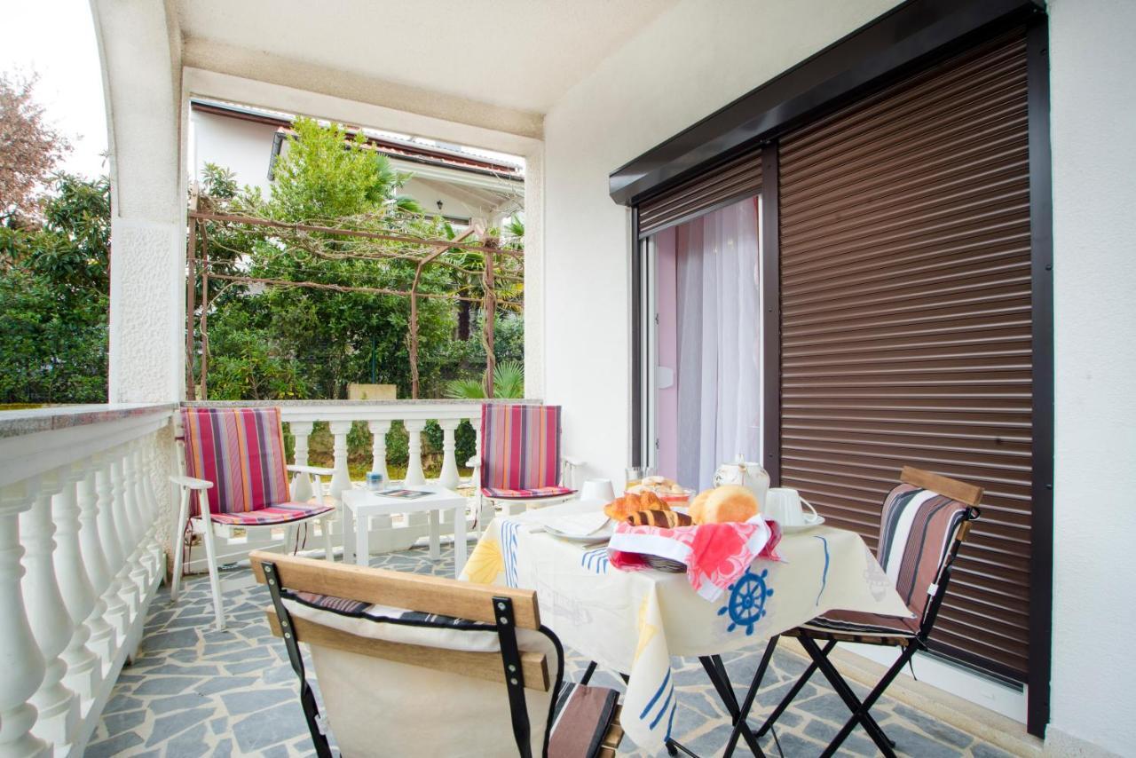 Apartments Karmelic Malinska Exterior foto